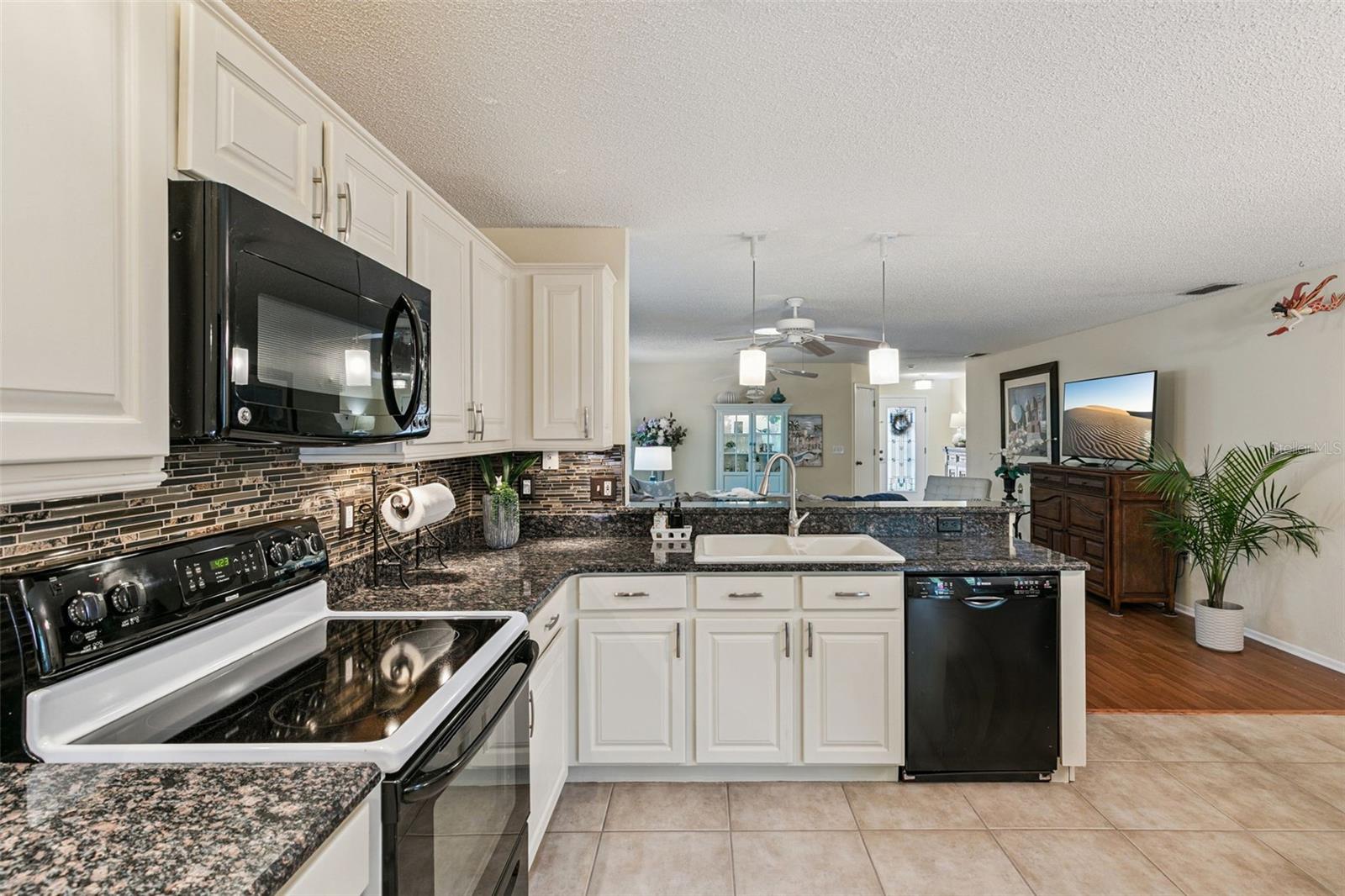 WAVERLEE WOODS UNIT 1 - Residential