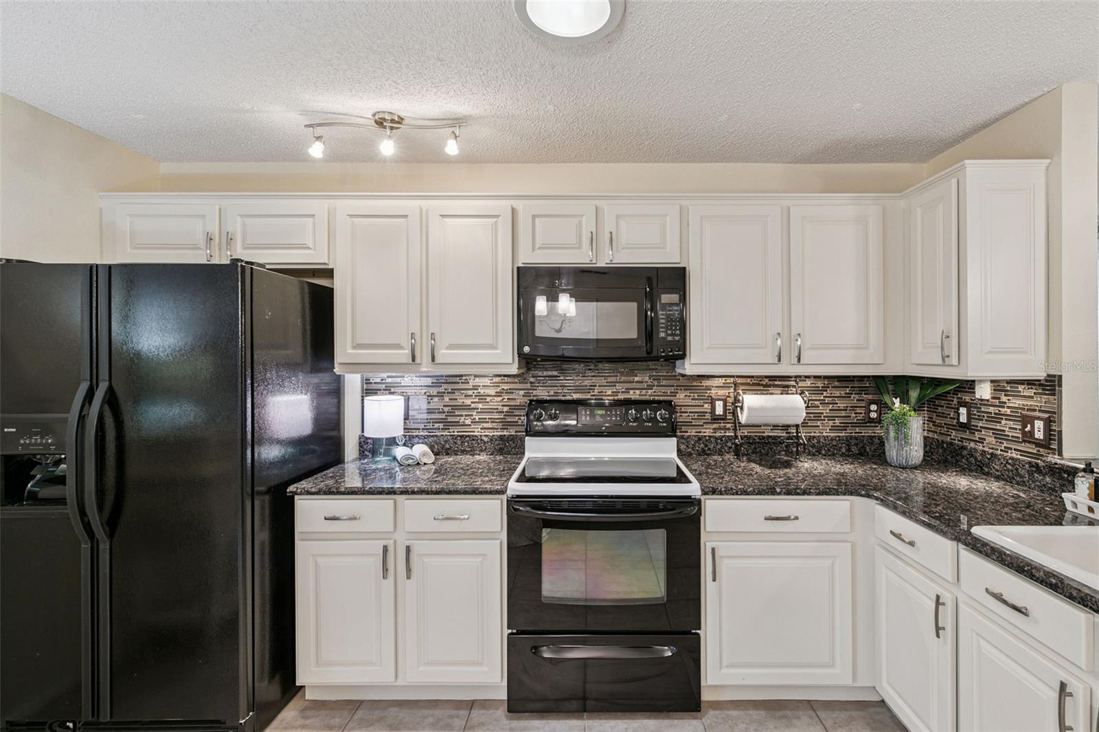 WAVERLEE WOODS UNIT 1 - Residential