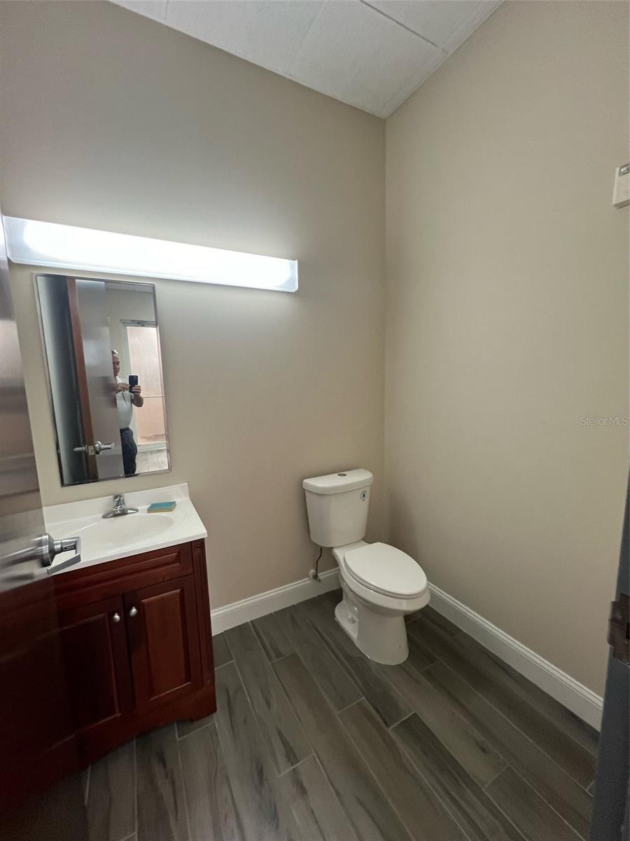 UNIVERSAL CENTER CONDO - Commercial Lease