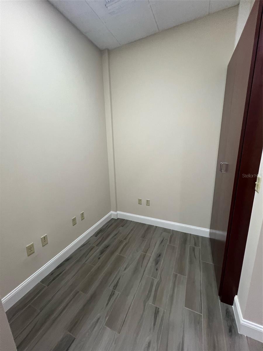 UNIVERSAL CENTER CONDO - Commercial Lease