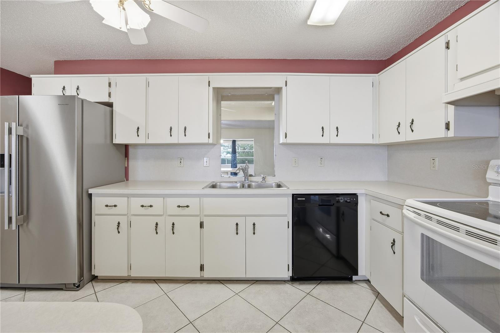 CIRCLE SQUARE WOODS - Residential