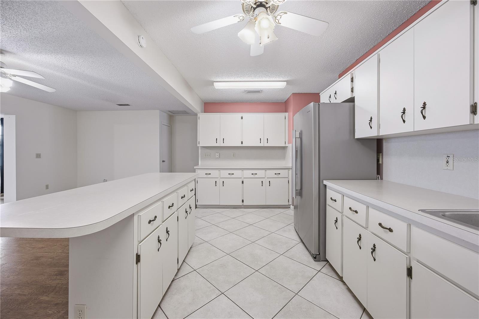 CIRCLE SQUARE WOODS - Residential