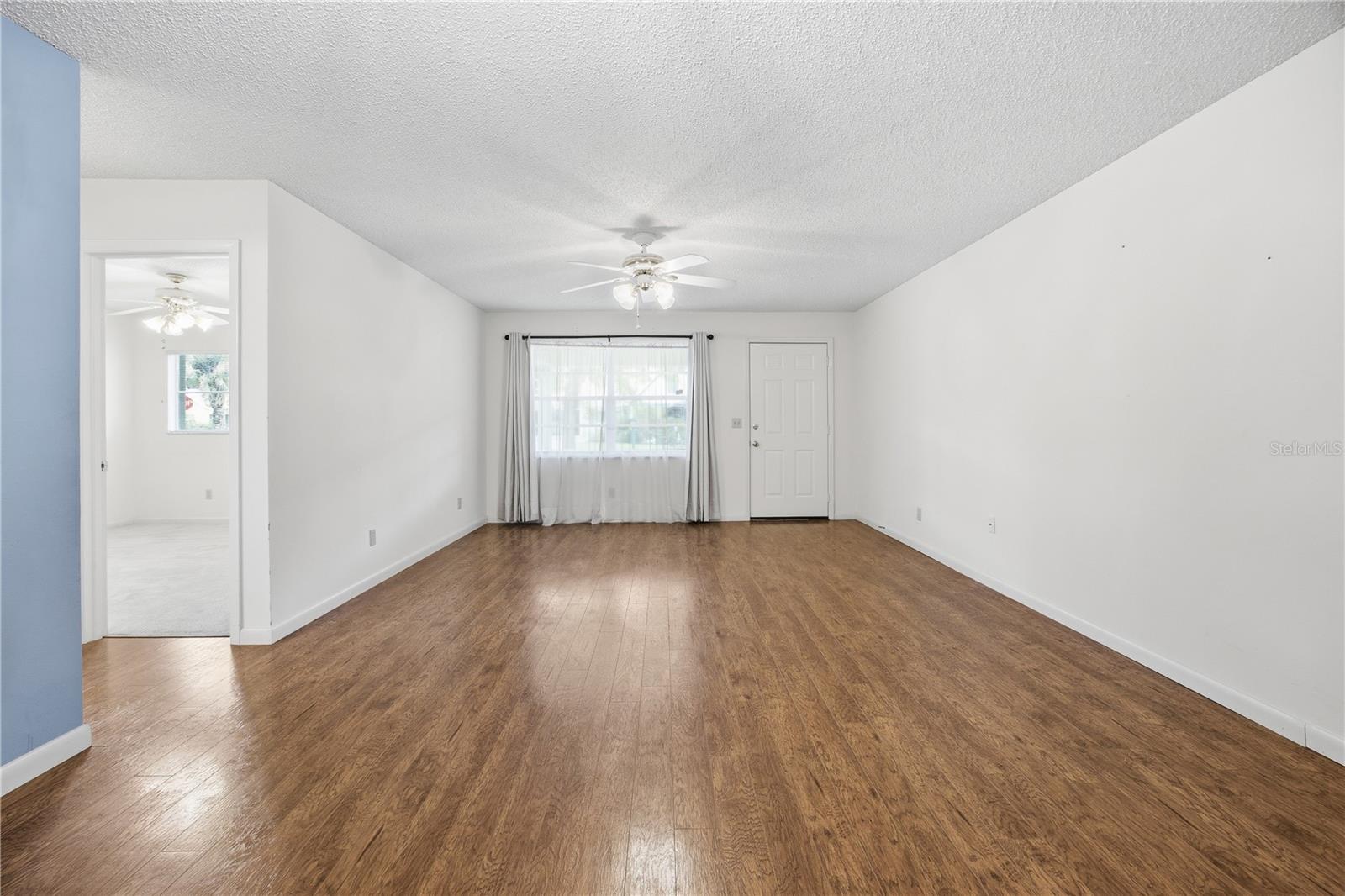 CIRCLE SQUARE WOODS - Residential