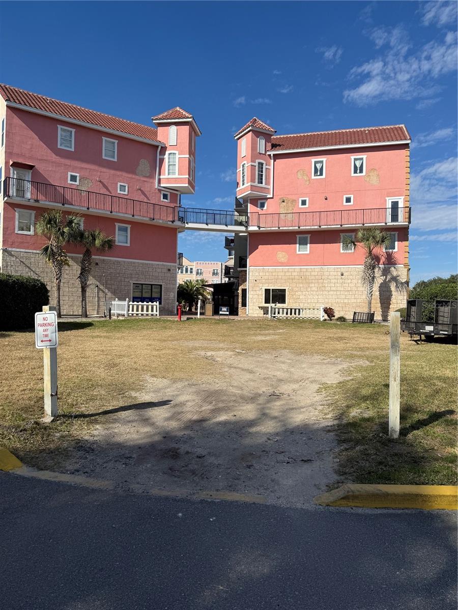 EUROPEAN VILLAGE - Land