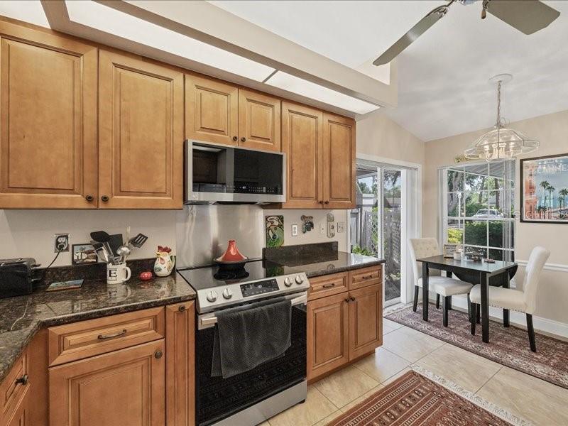 CLUB VILLAS AT PALM AIRE PH VI - Residential