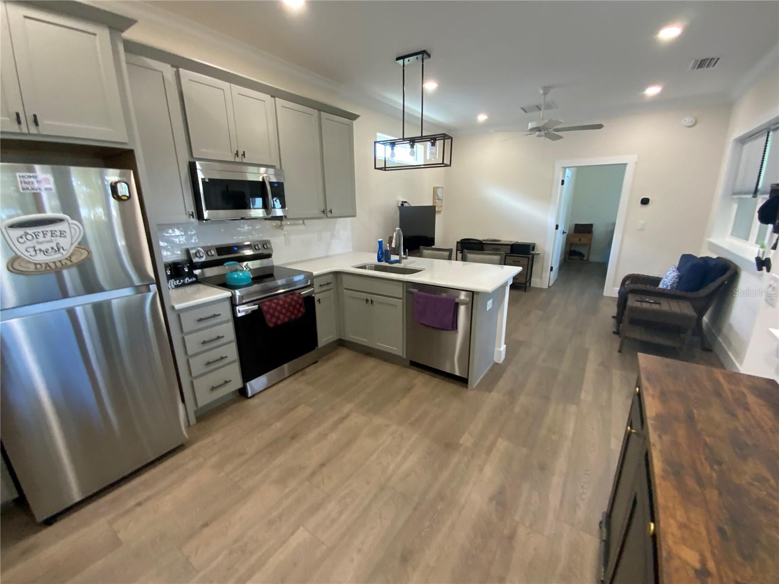 LAKESHORE - Residential