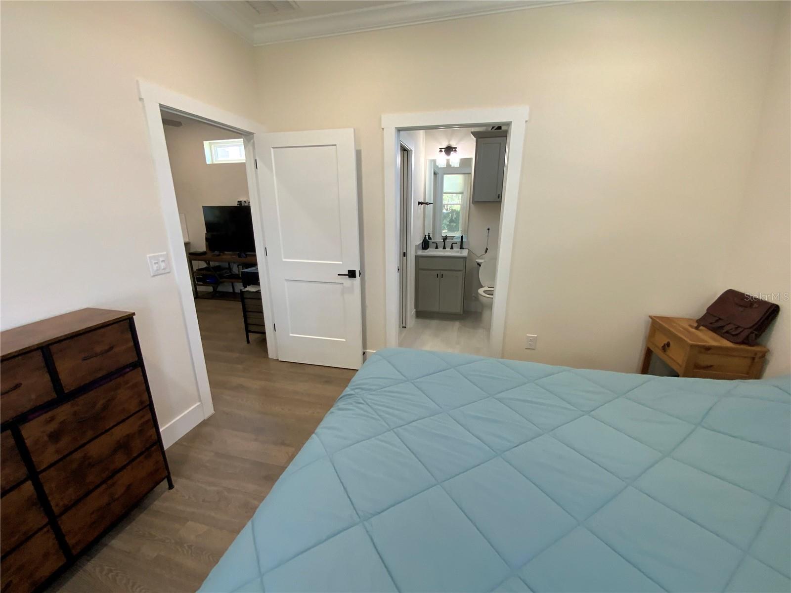 LAKESHORE - Residential