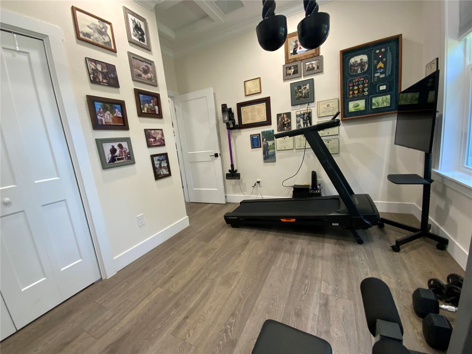 LAKESHORE - Residential