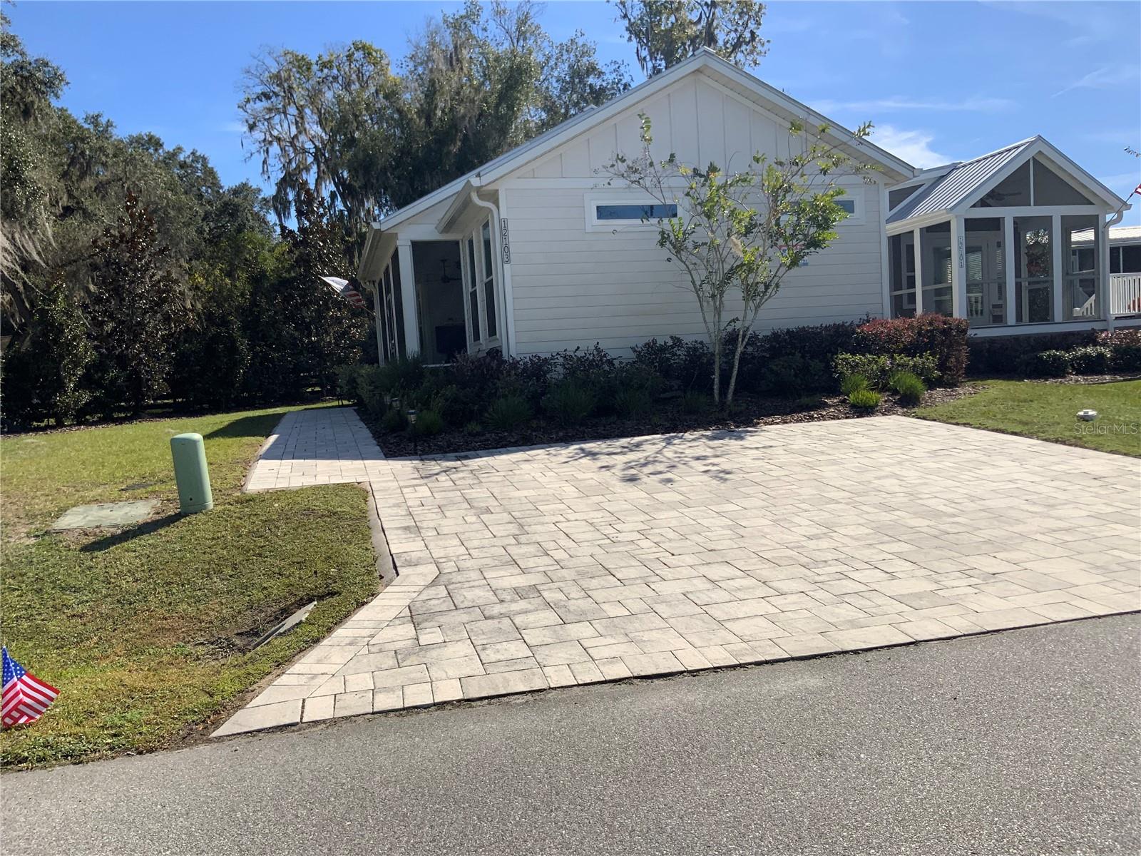 LAKESHORE - Residential