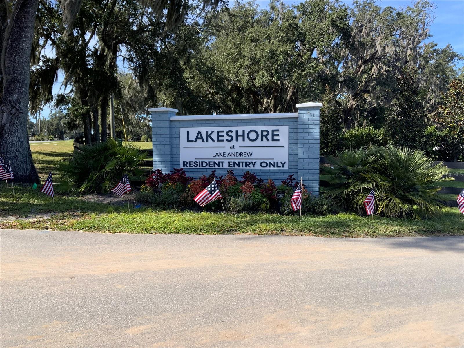 LAKESHORE - Residential