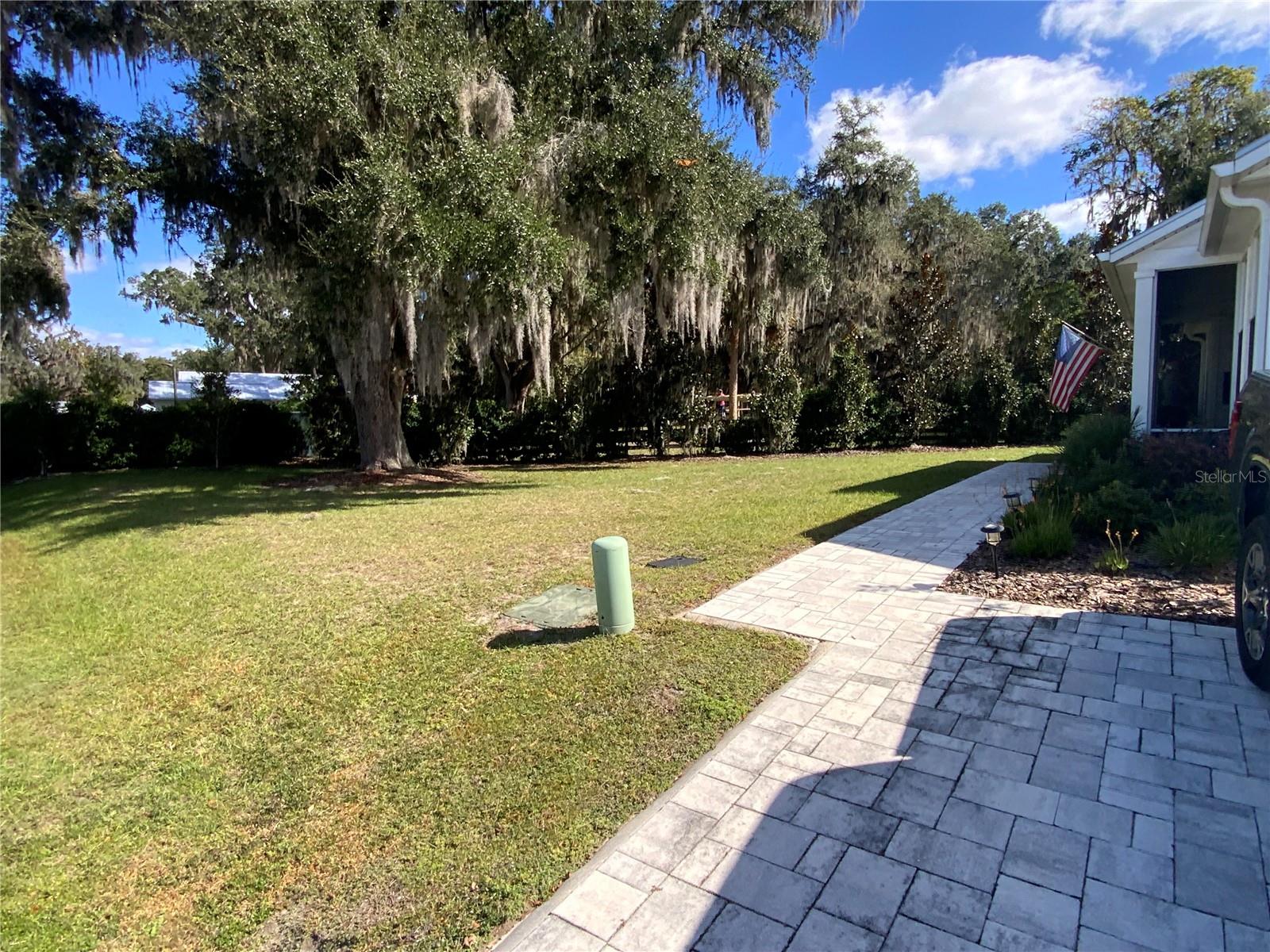 LAKESHORE - Residential