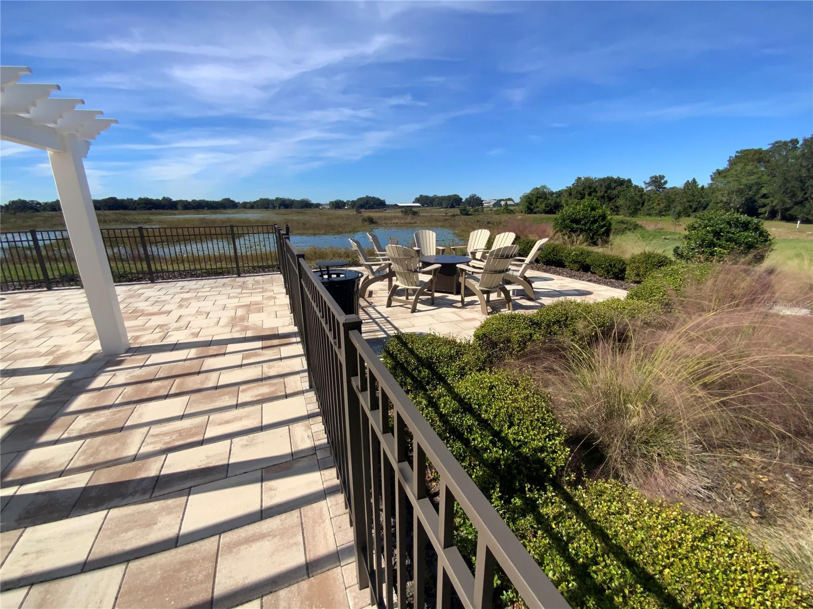 LAKESHORE - Residential