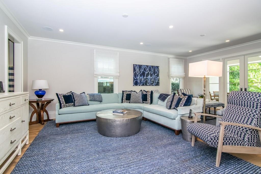 HYDE PARK WEST - Residential