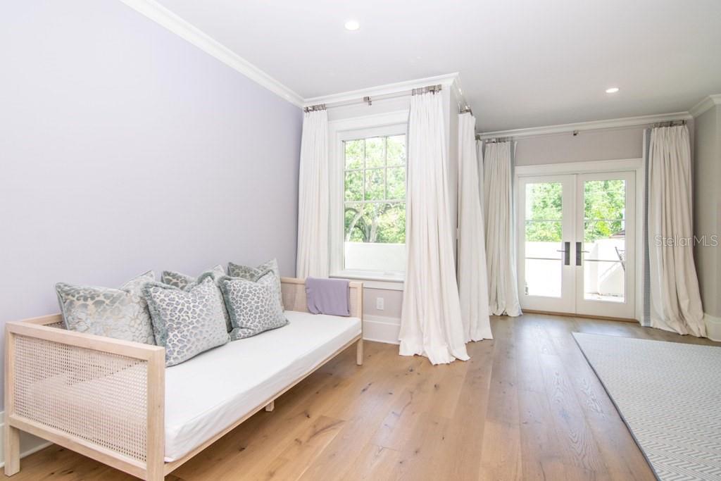 HYDE PARK WEST - Residential