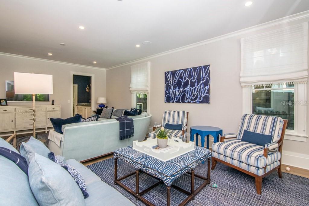 HYDE PARK WEST - Residential