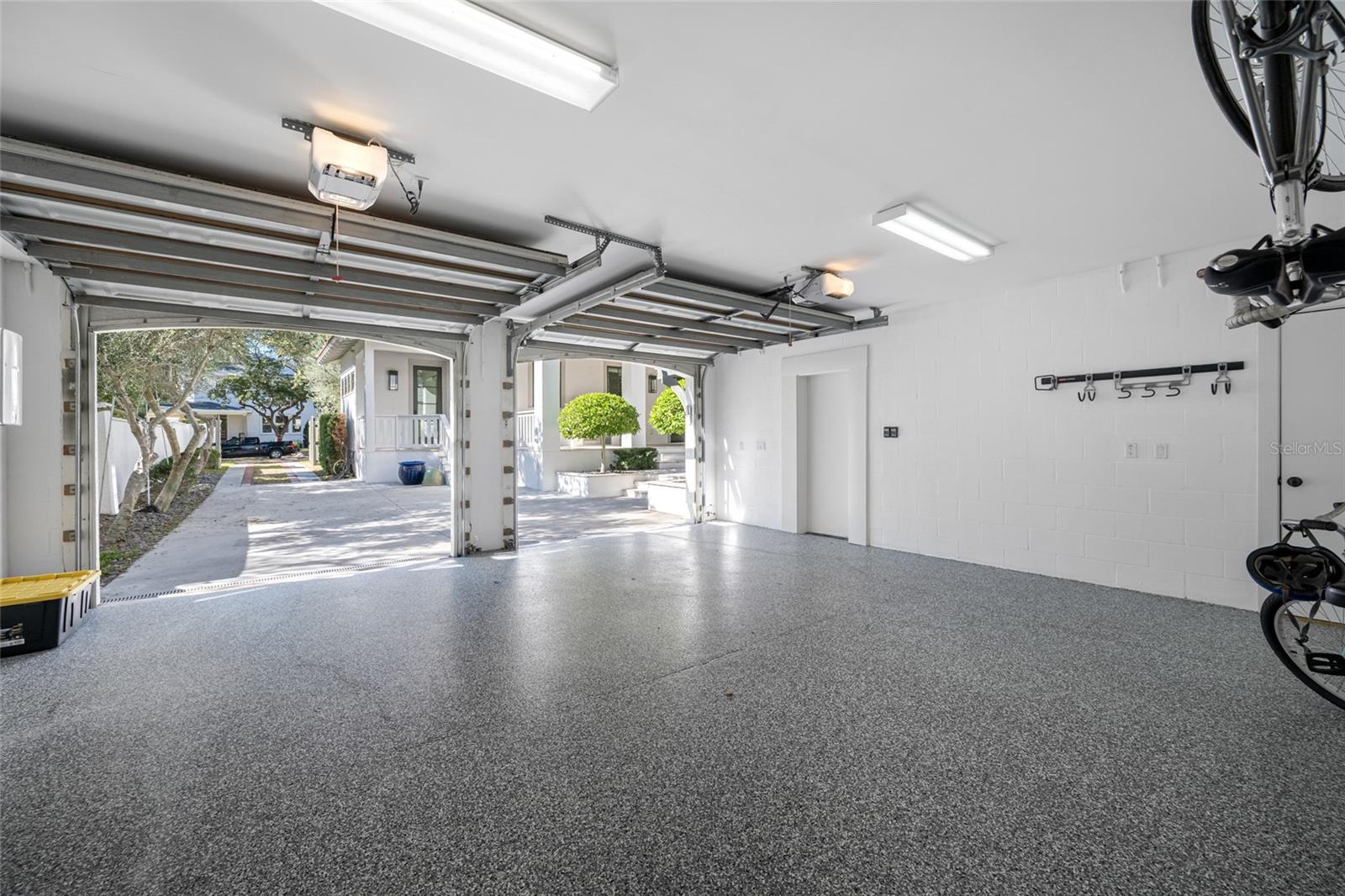 HYDE PARK WEST - Residential