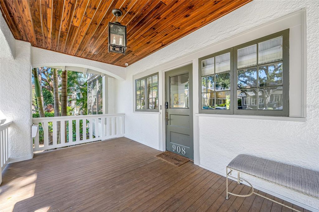 Photo of 908 S Dakota Avenue, Tampa, FL 33606 (MLS # TB8489135)