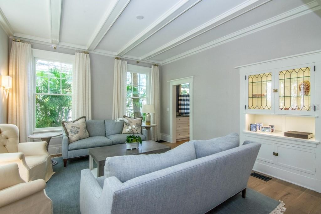 HYDE PARK WEST - Residential