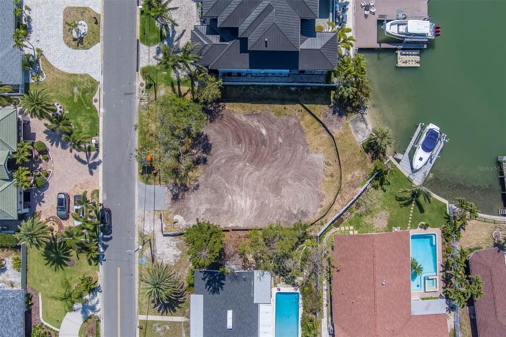 Photo of 909 Oakwood Drive, Largo, FL 33770 (MLS # TB8376301)