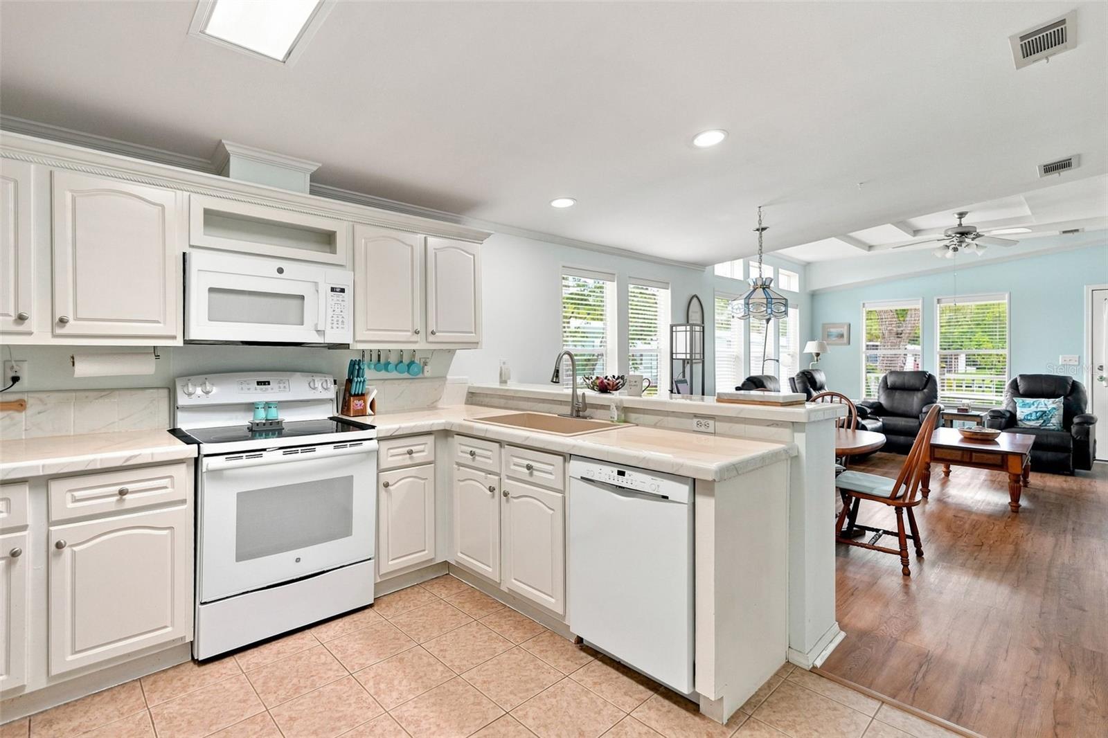 5072 BUCCANEER BOULEVARD