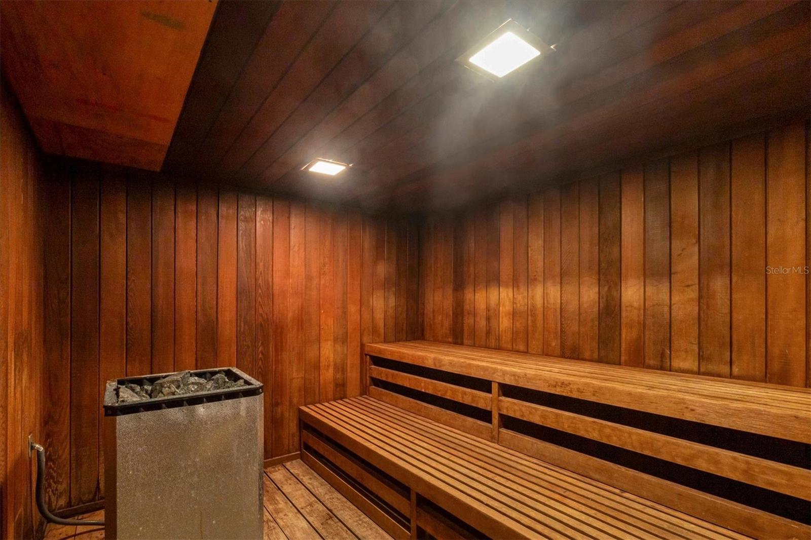 LONGBOAT HARBOUR - Residential