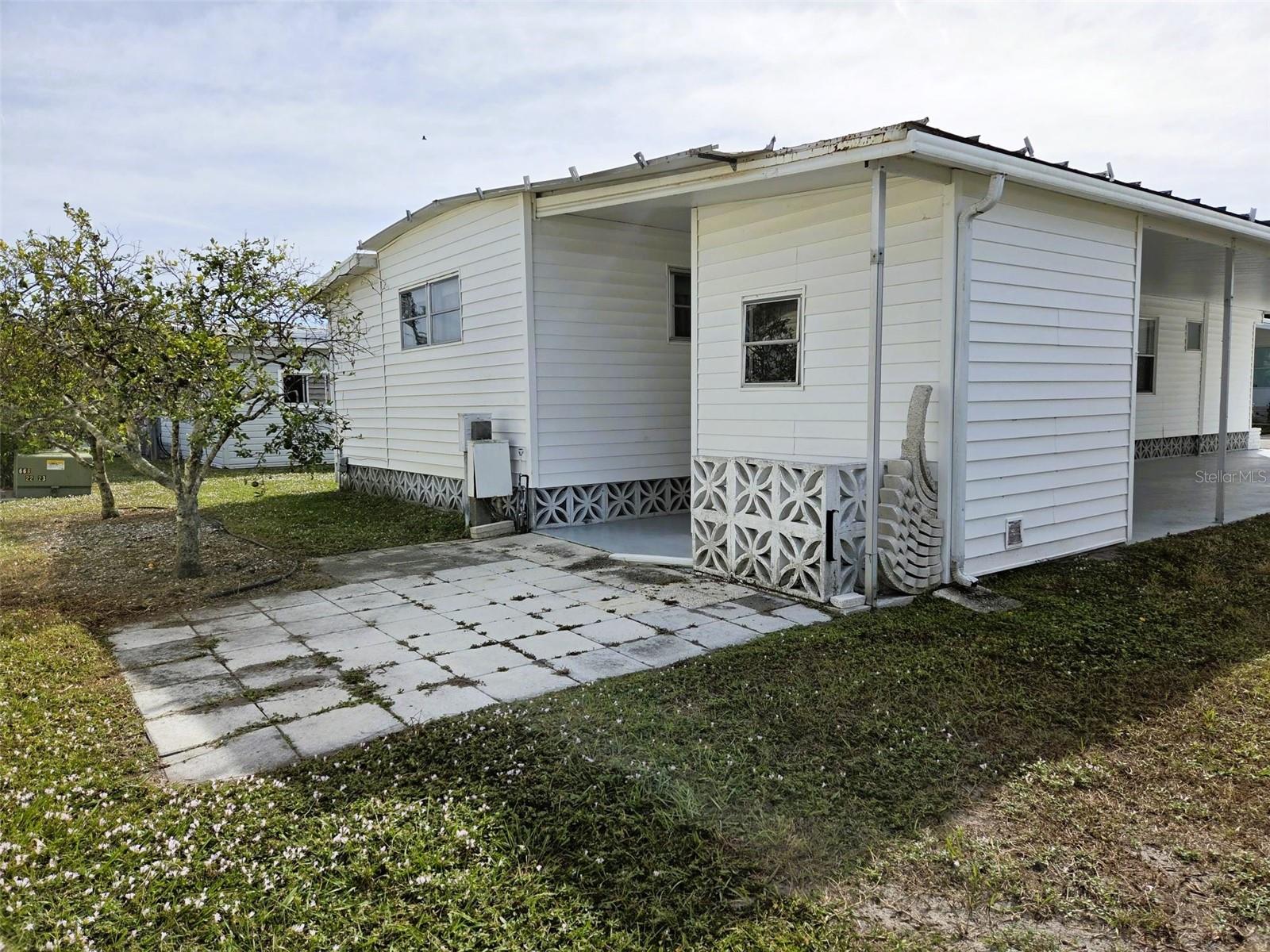 OAKWOOD MANOR - Residential