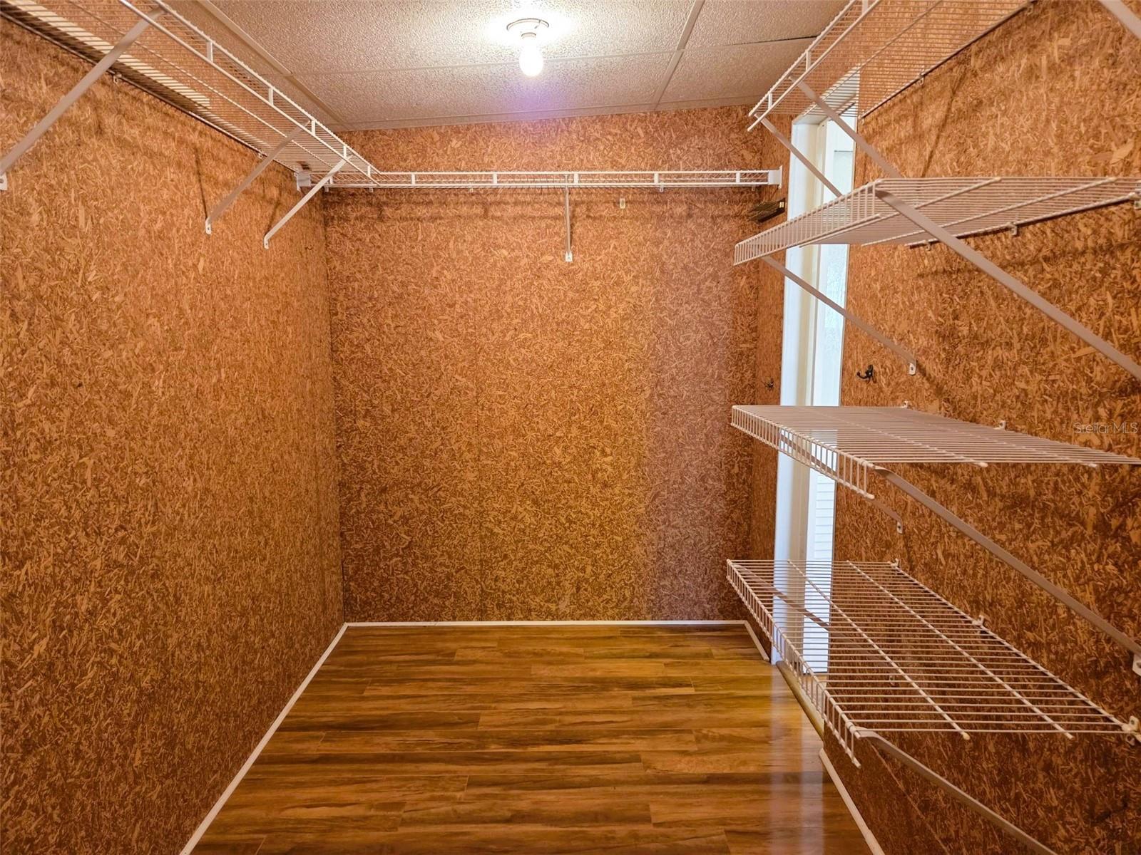 OAKWOOD MANOR - Residential