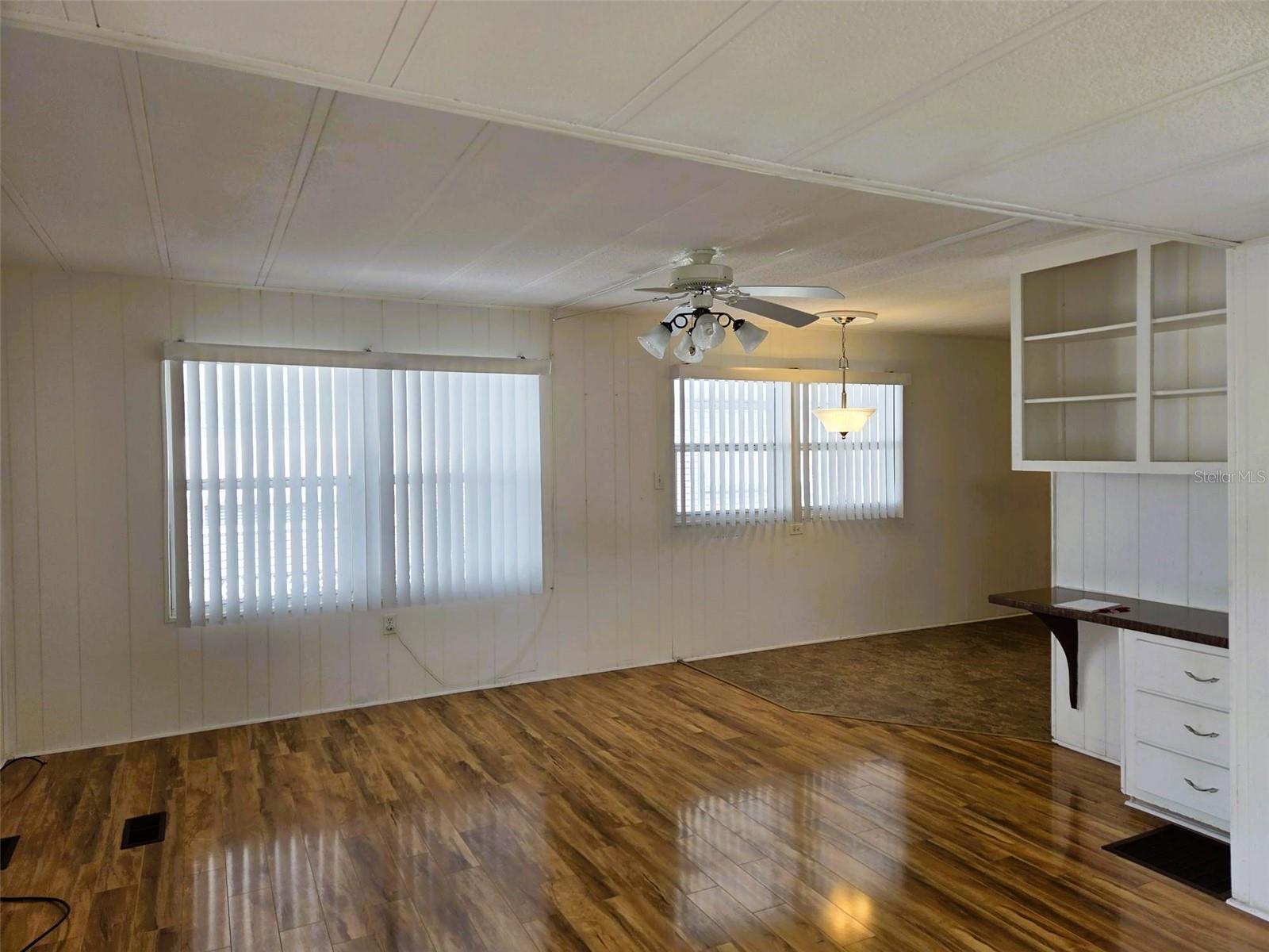 OAKWOOD MANOR - Residential