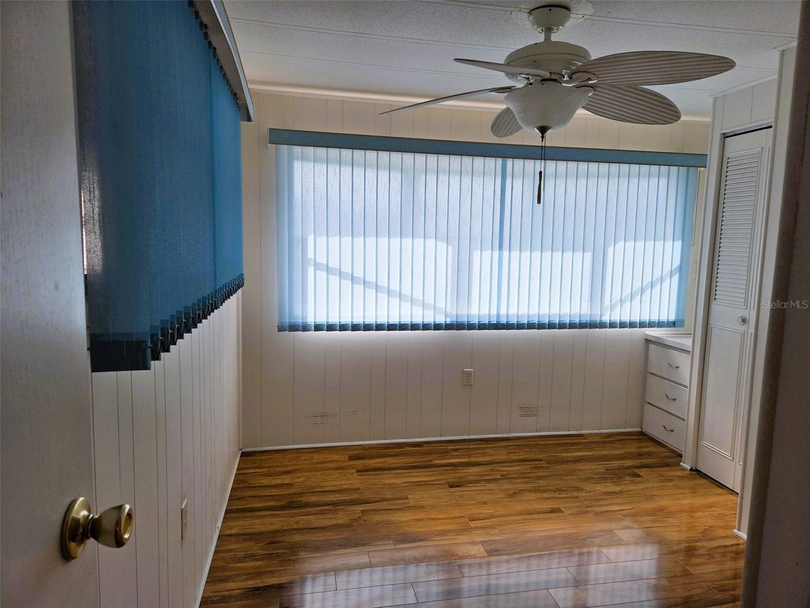 OAKWOOD MANOR - Residential