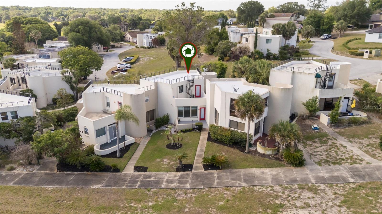 1111 ENCOURTE GREEN