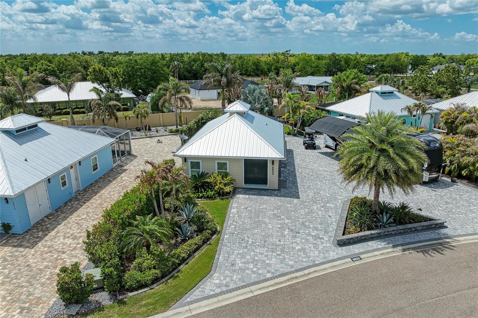 THORNTON CRK MOTORCOACH RESIDENCE - Residential