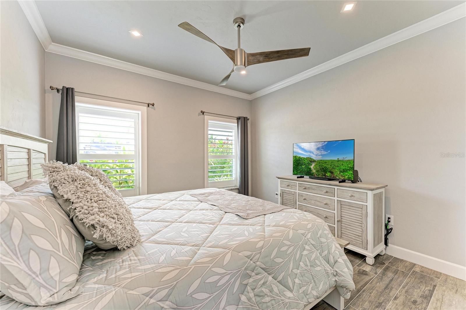 THORNTON CRK MOTORCOACH RESIDENCE - Residential