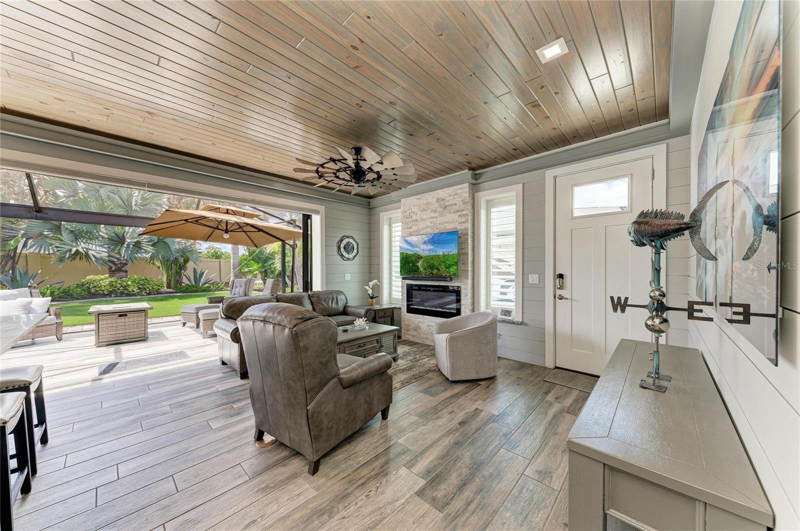 THORNTON CRK MOTORCOACH RESIDENCE - Residential