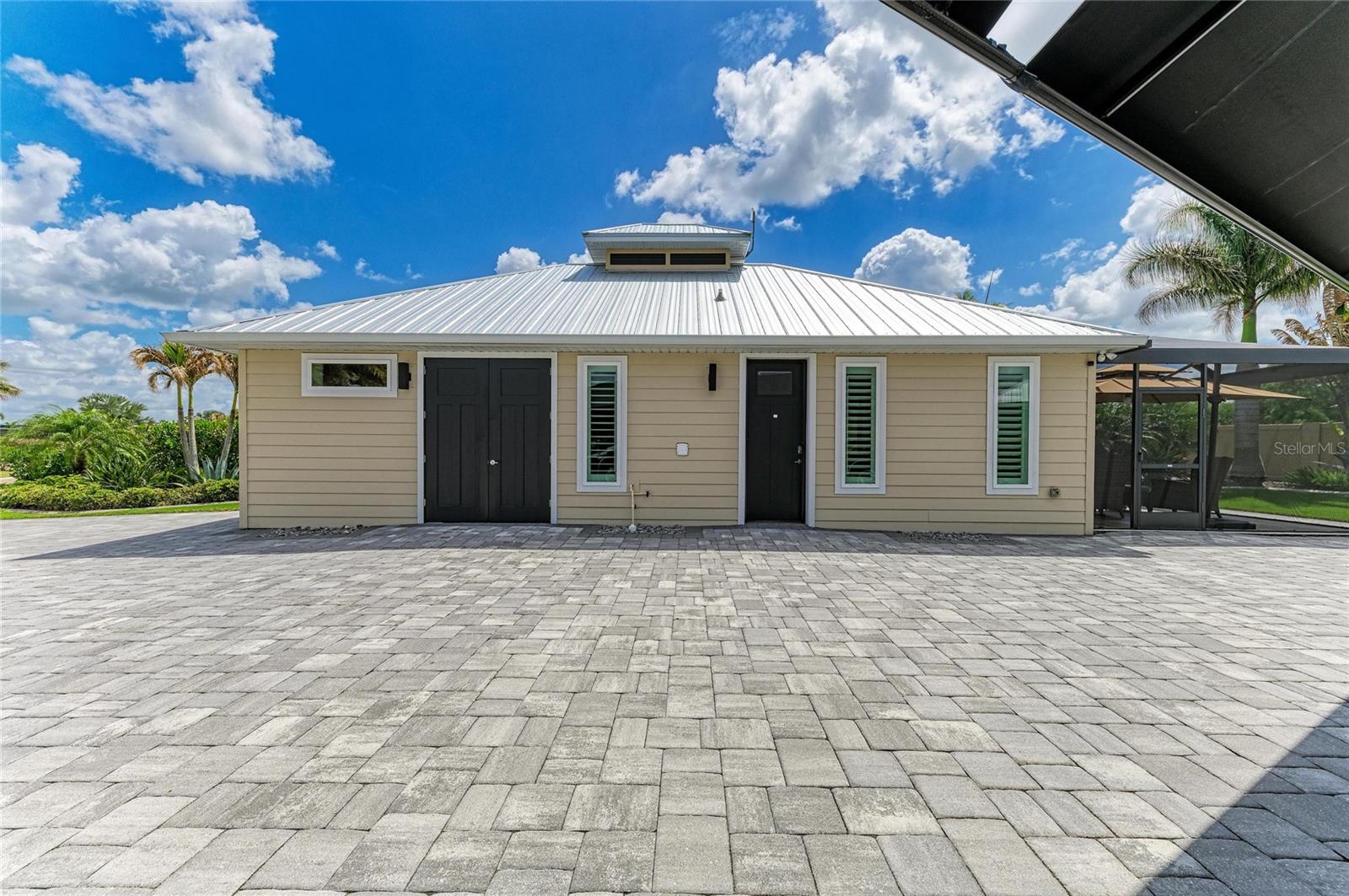 THORNTON CRK MOTORCOACH RESIDENCE - Residential