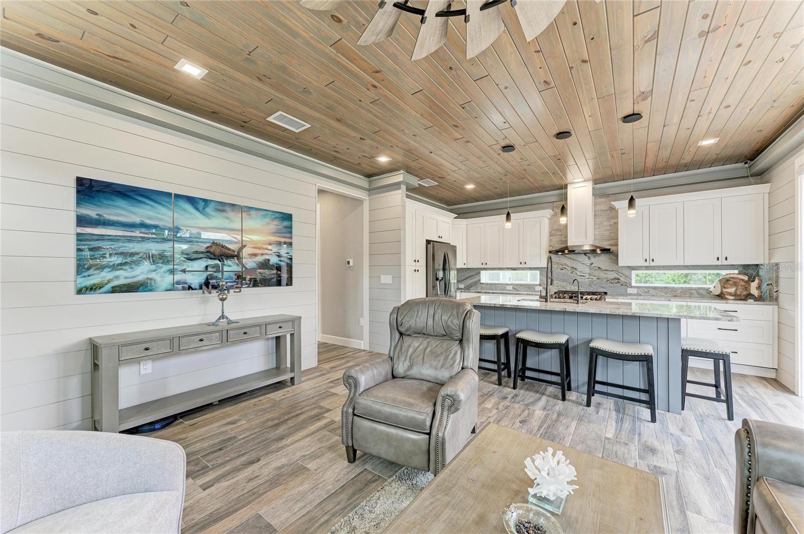 THORNTON CRK MOTORCOACH RESIDENCE - Residential