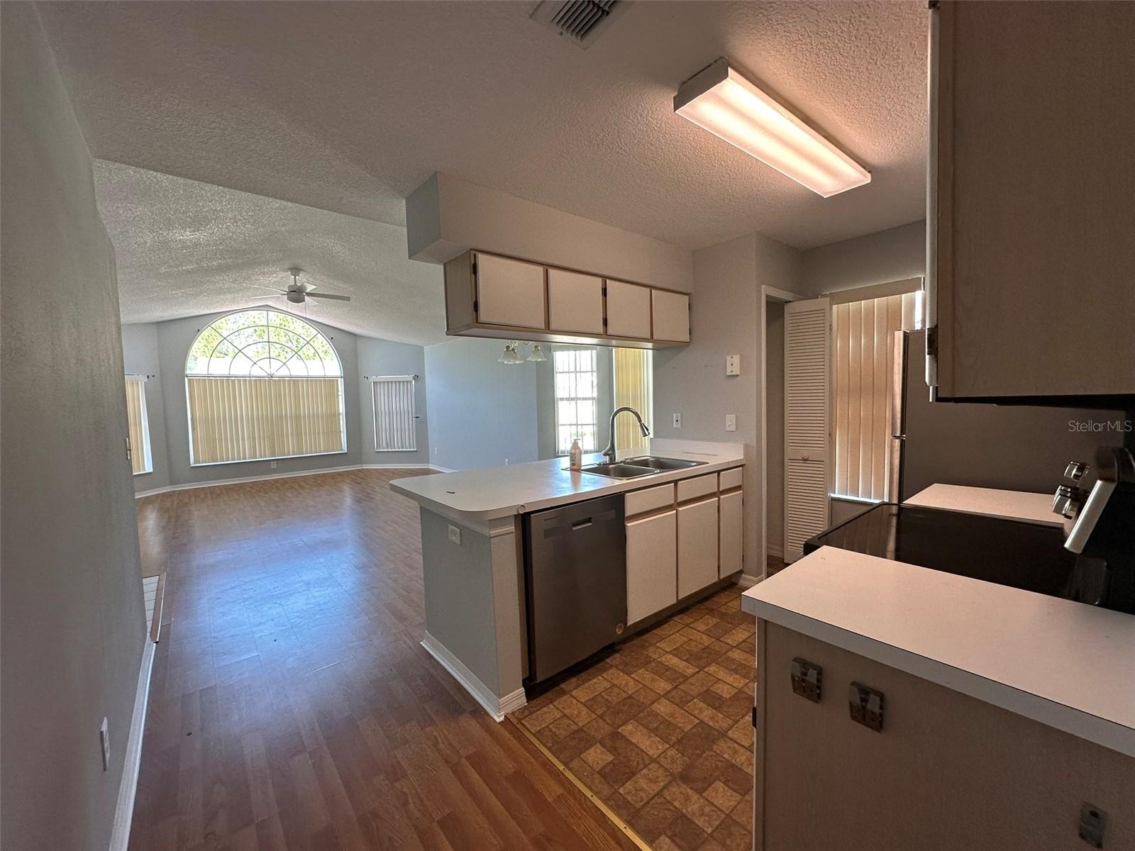 ROYAL PALM BAY CONDO - Residential Lease