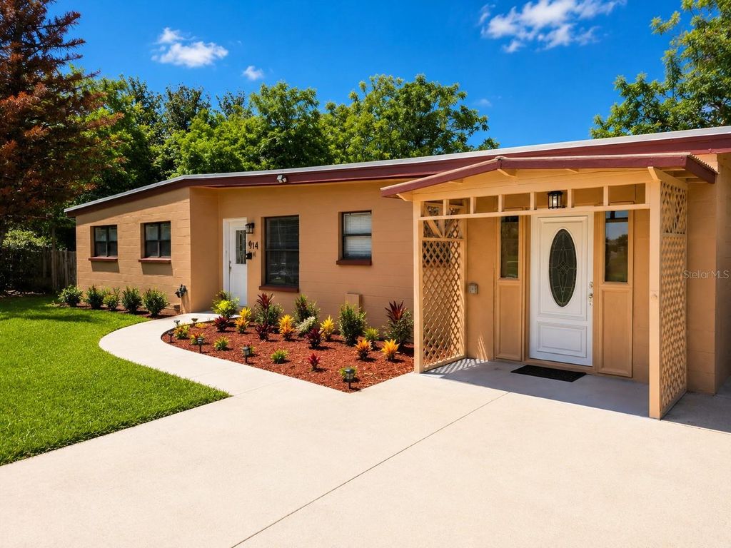Photo of 14 Japonica Drive, Orlando, FL 32807 (MLS # O6406042)