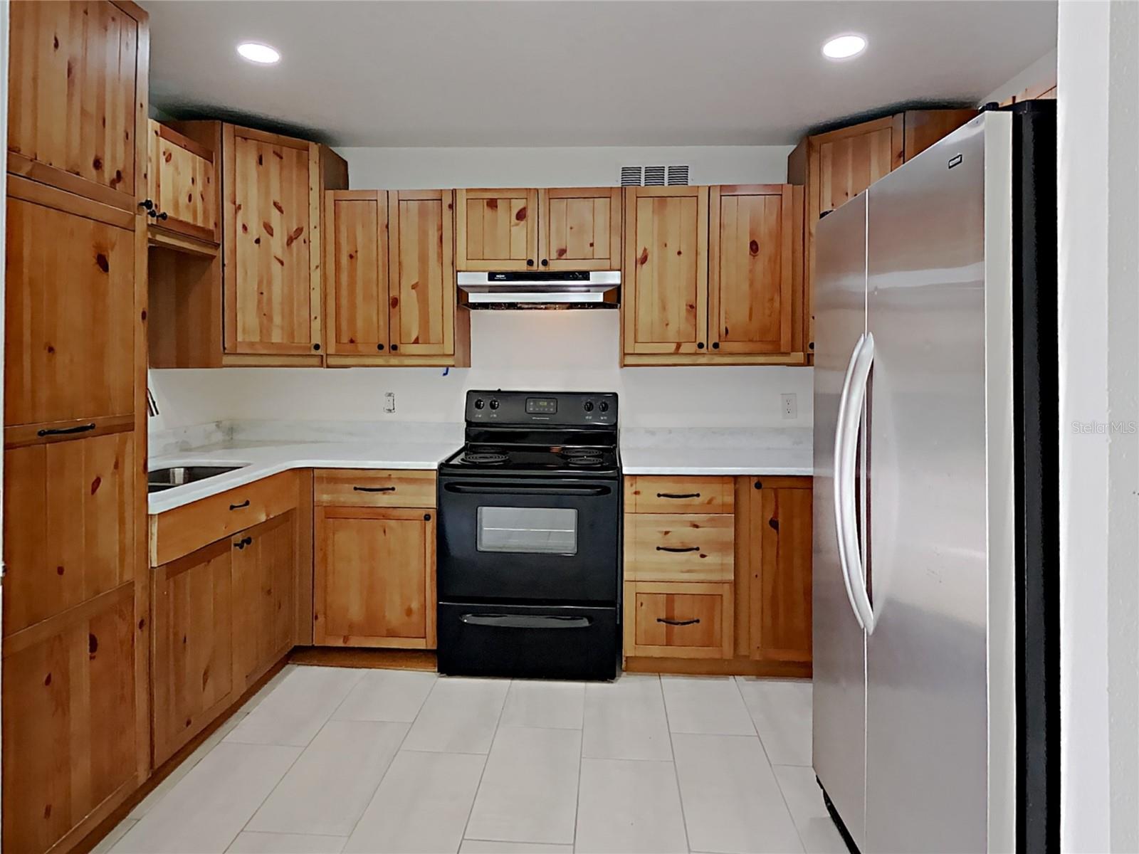 THE MCKOY LAND CO SUB - Residential Lease