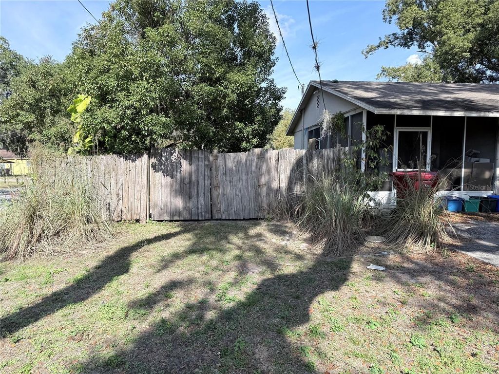 Photo of 1602 E Calhoun Street, Plant City, FL 33563 (MLS # TB8463610)