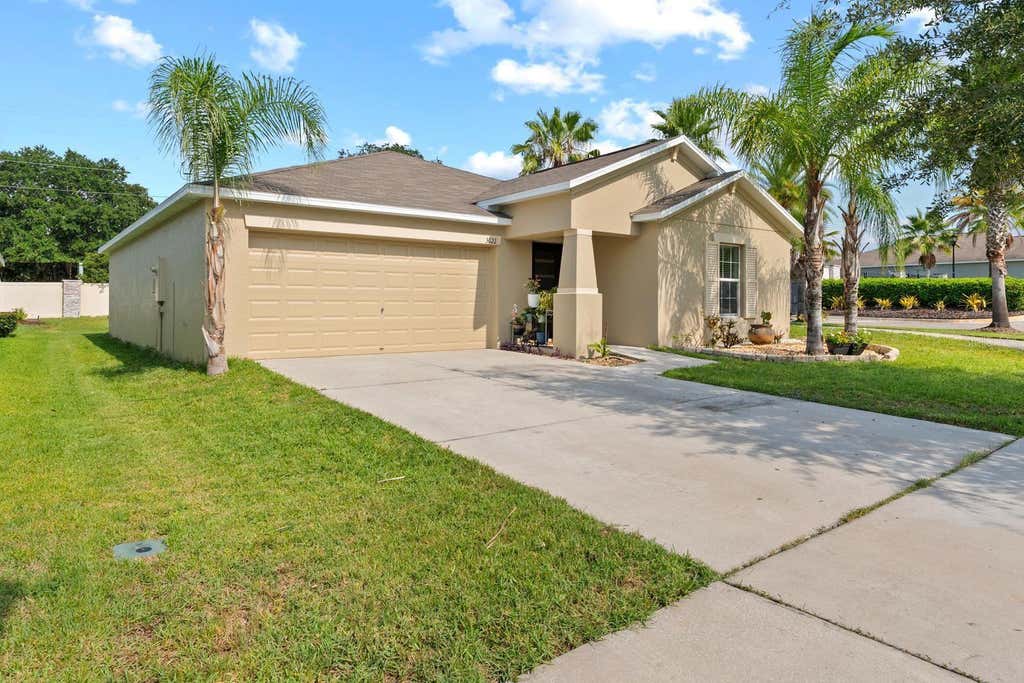 Photo of 3622 Kearsney Abbey Circle, Dover, FL 33527 (MLS # TB8525370)