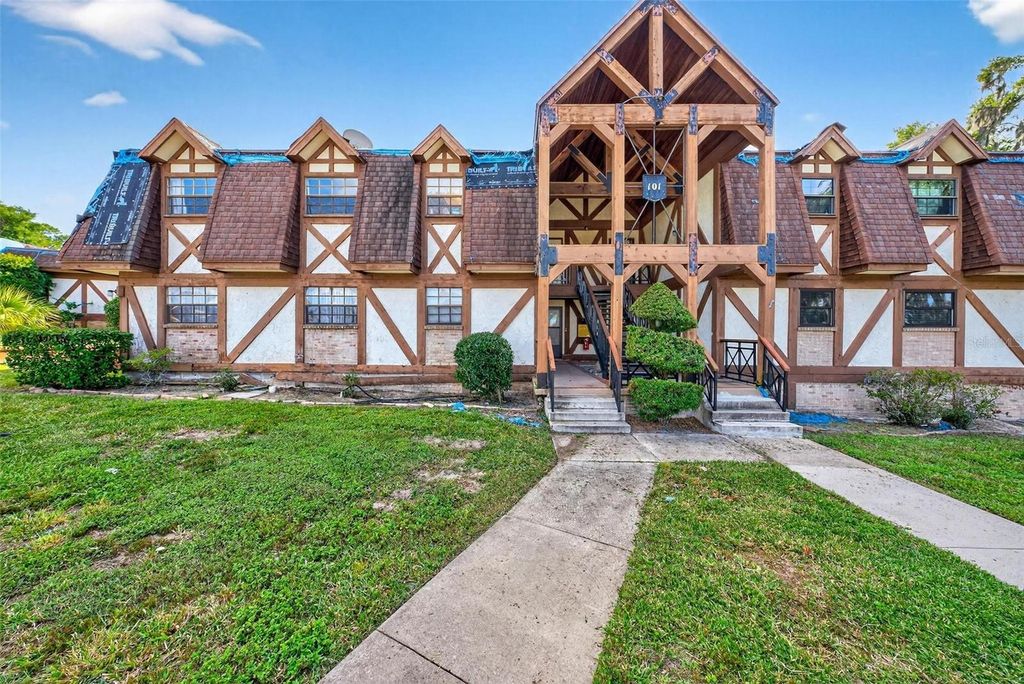 Photo of 500 Newell Hill Rd #101C, Leesburg, FL 34748 (MLS # O6353733)