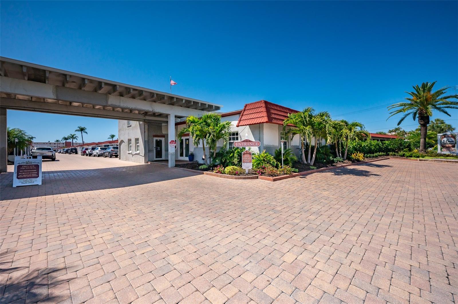 CASA BLANCA VILLAS - Residential