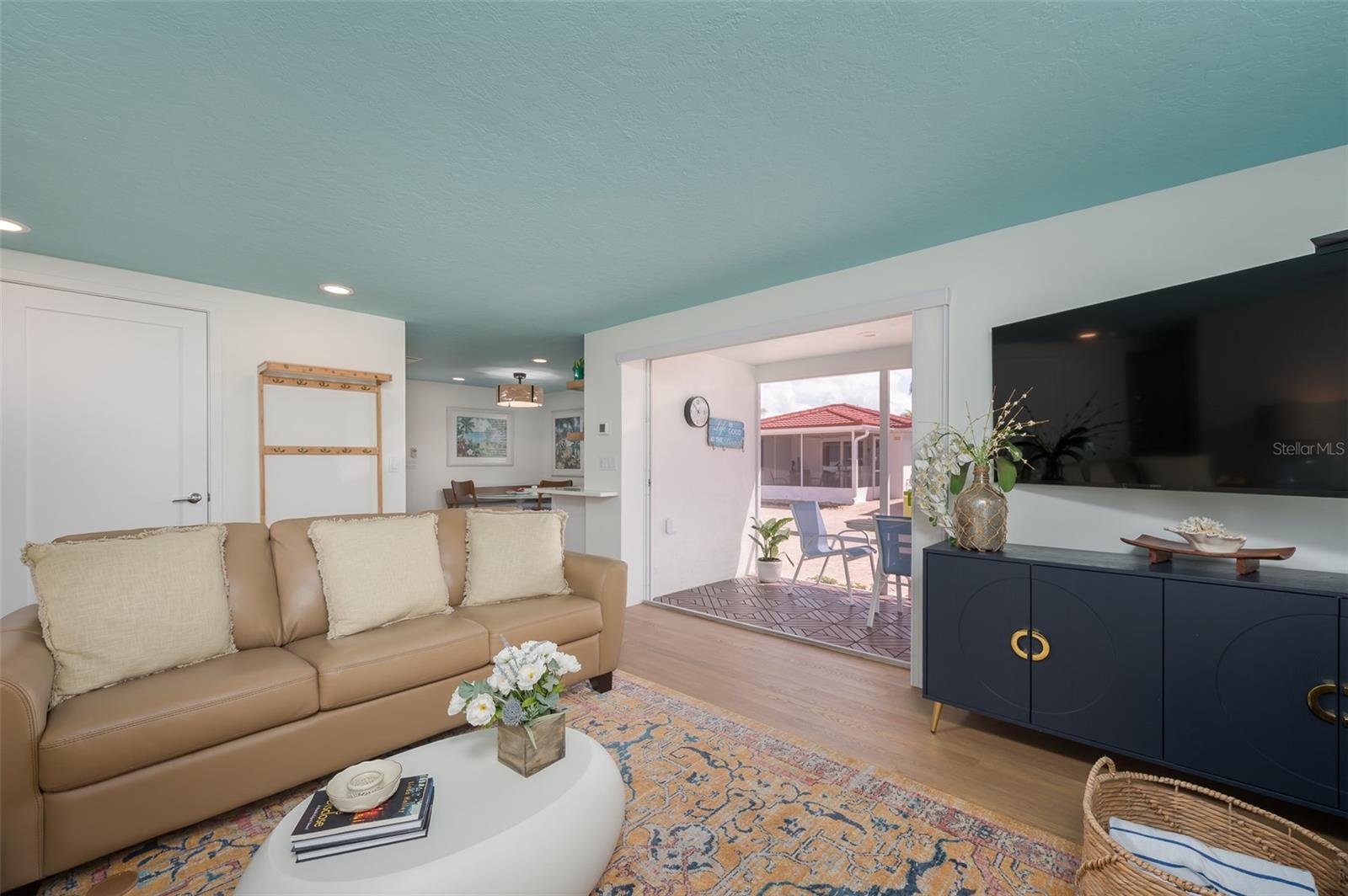 CASA BLANCA VILLAS - Residential