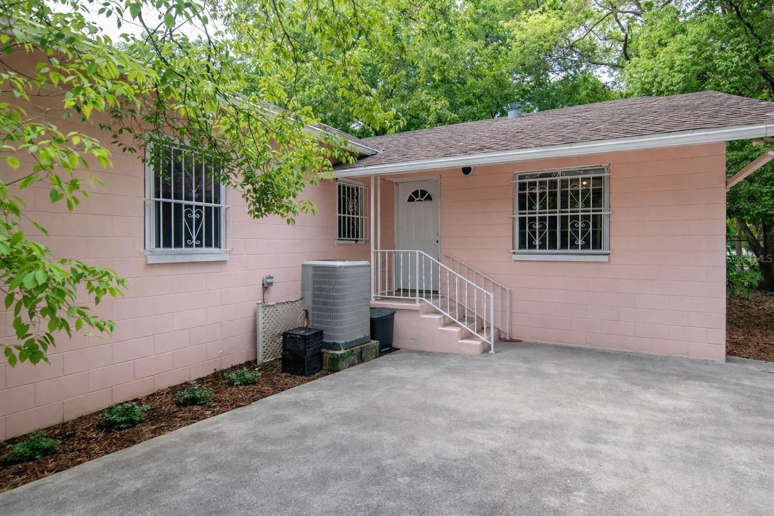 RIVERSIDE NORTH - Residential