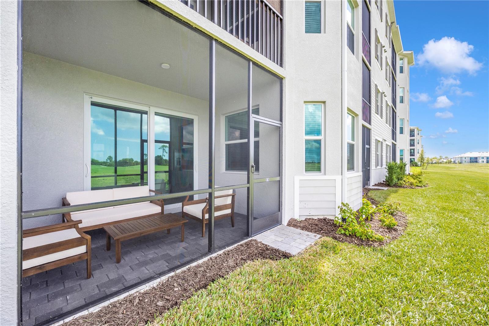 WELLEN PARK GOLF & COUNTRY CLUB - Residential Lease