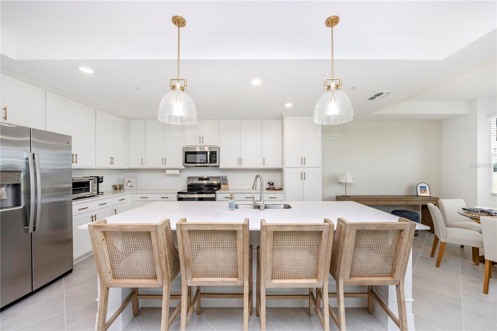 WELLEN PARK GOLF & COUNTRY CLUB - Residential Lease