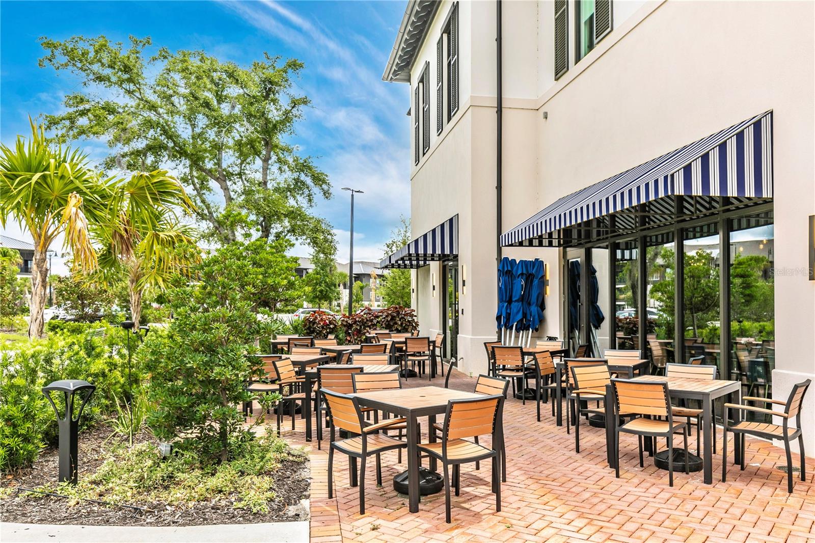 WELLEN PARK GOLF & COUNTRY CLUB - Residential Lease