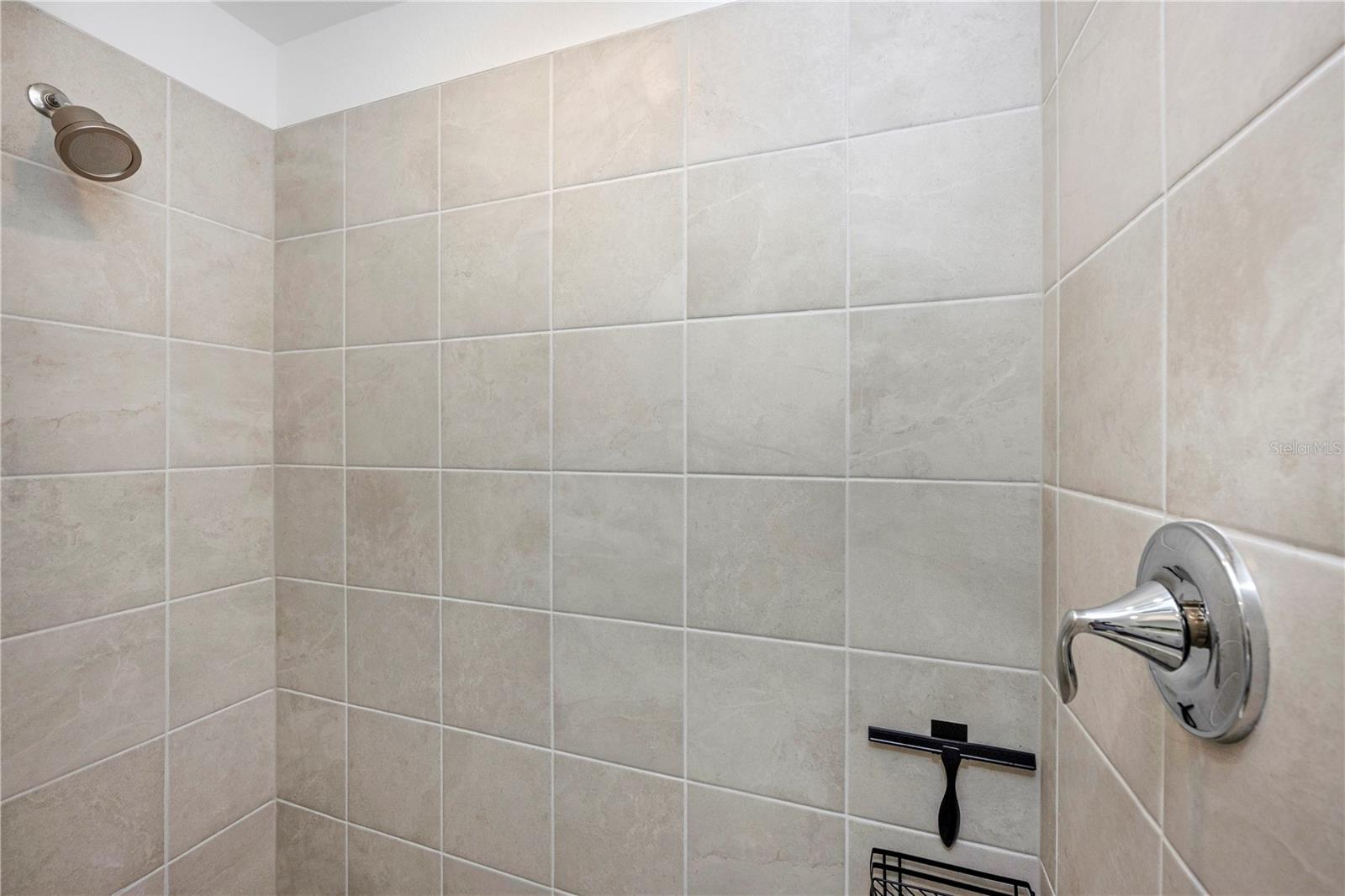 WELLEN PARK GOLF & COUNTRY CLUB - Residential Lease