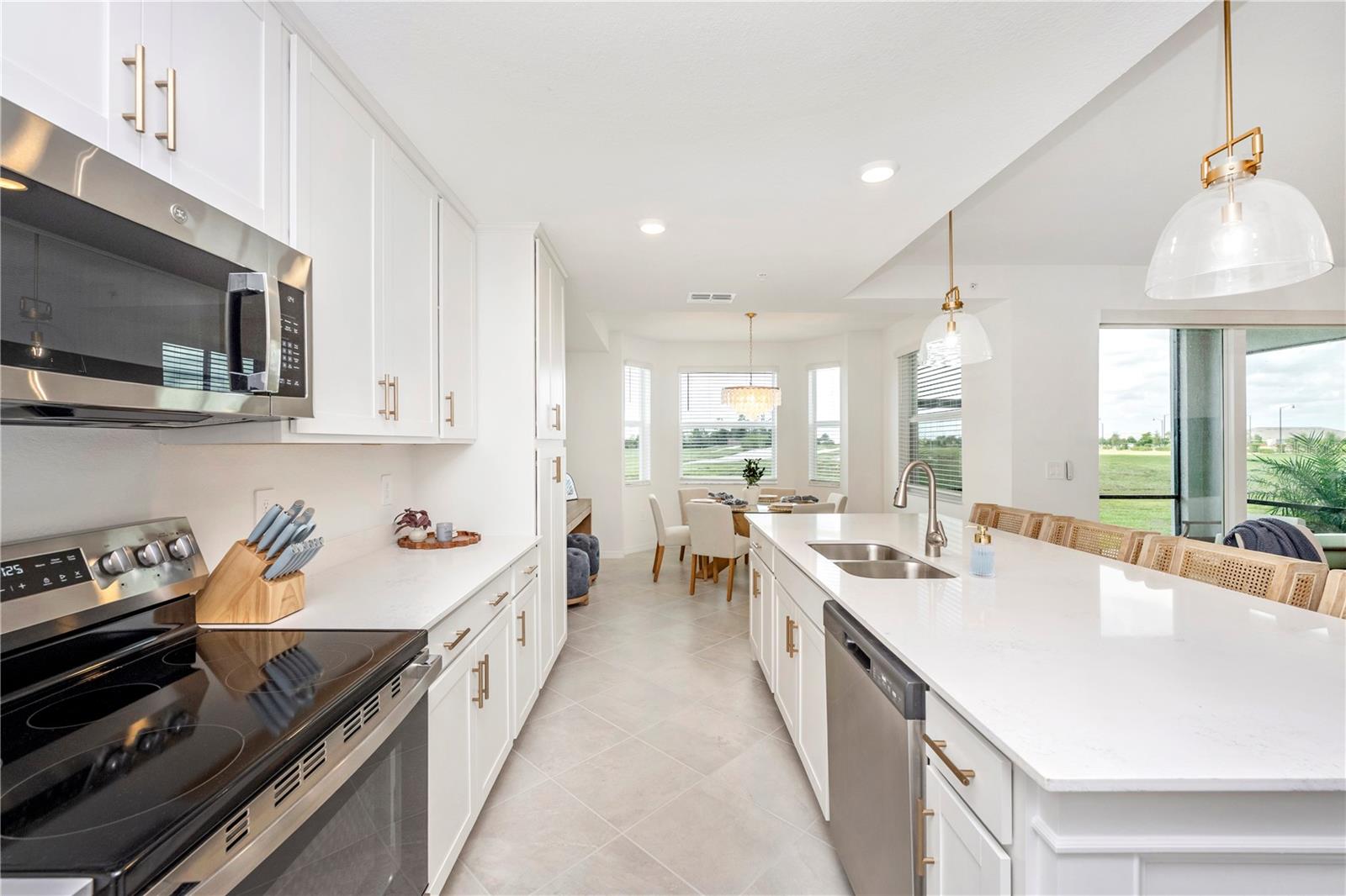 WELLEN PARK GOLF & COUNTRY CLUB - Residential Lease