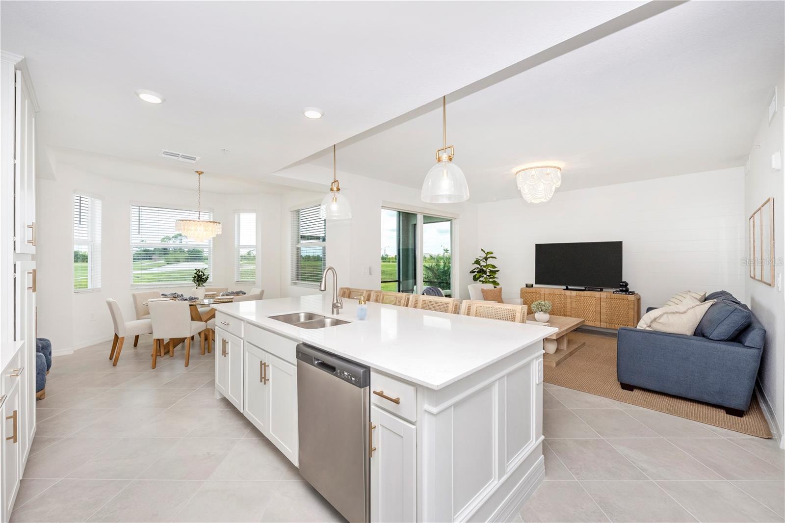 WELLEN PARK GOLF & COUNTRY CLUB - Residential Lease